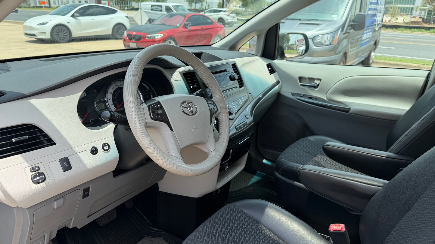 2011 Toyota Sienna SE
