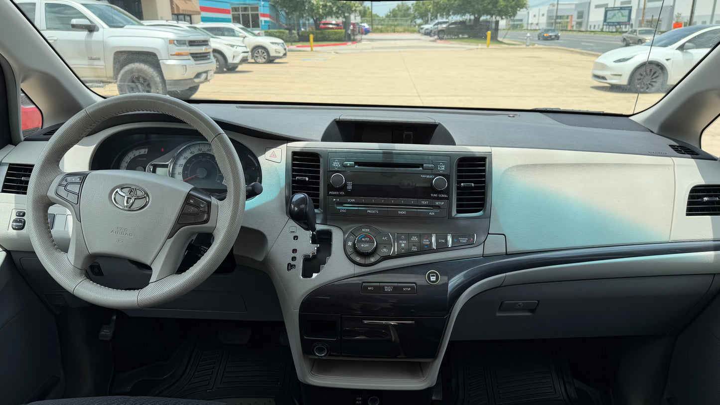 2011 Toyota Sienna SE