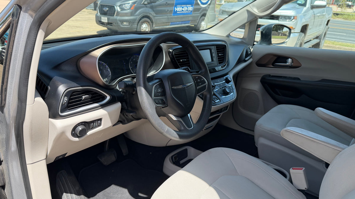 2017 Chrysler Pacifica LX