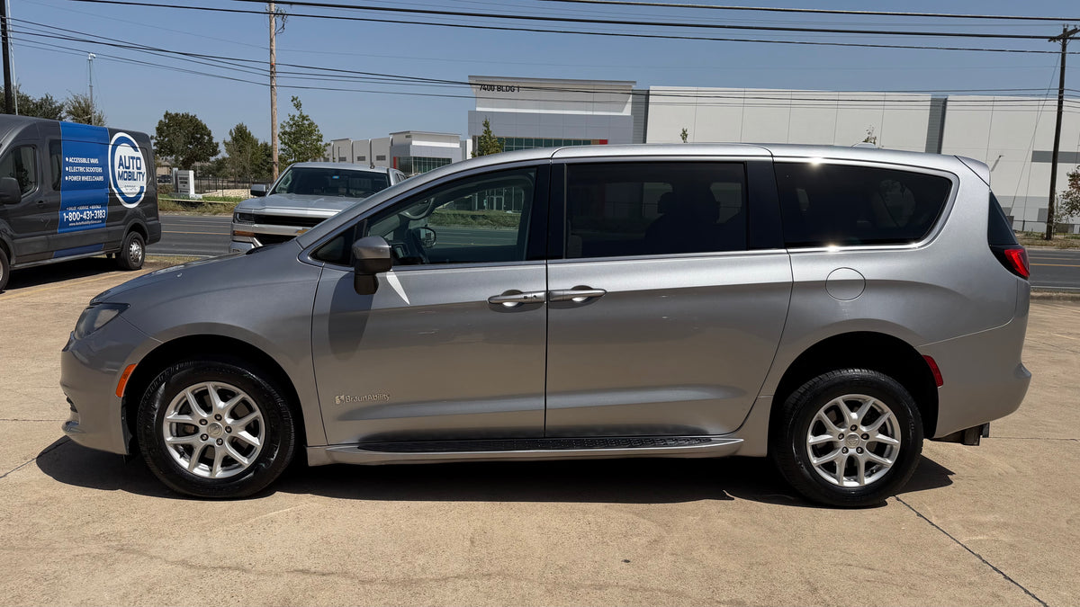 2017 Chrysler Pacifica LX