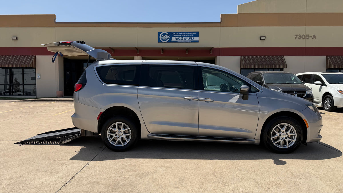 2017 Chrysler Pacifica LX
